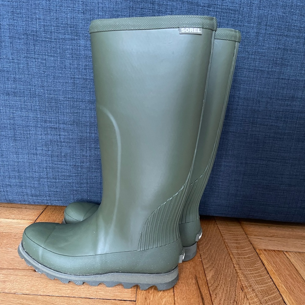 Sorel Joan Tall Rain Boots Size 8.5 NWOT